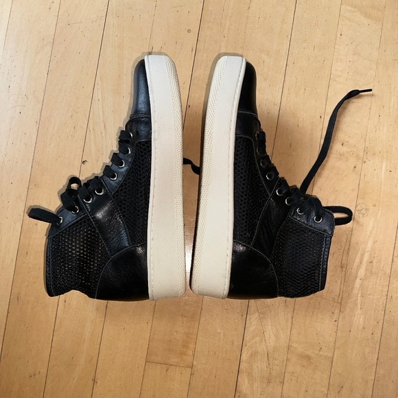 Vince Camuto Black leather/ mesh sneaker, 7.5, CB2318 - Picture 3 of 8